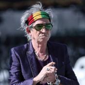 Keith Richards  is an icon of rock-music and he is not going to stop on what’s already achieved! The musician now is 71 years old and he just performed with his new album. As in the past, in the 1992, Richards continues singing his songs about love and life and he is still damn good at it! 