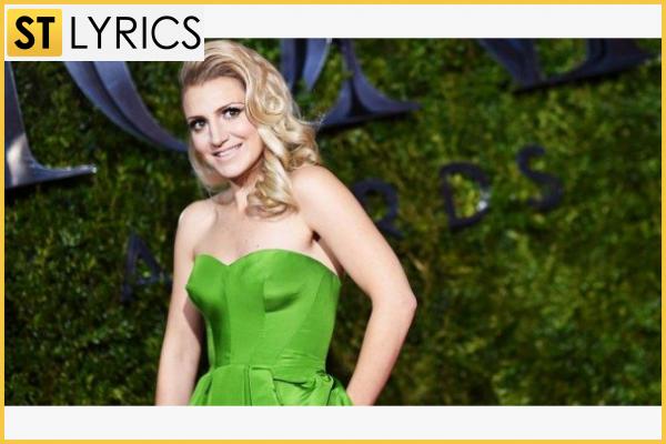 The actress is currently 30 years old, this is not her first major success, and she has performed in musicals such as Legally Blonde and others img 0