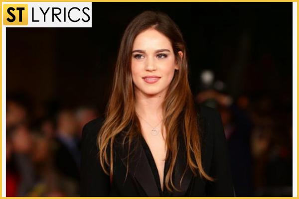 Matilda Lutz is going to replace Naomi Watts in this remake.  img 1